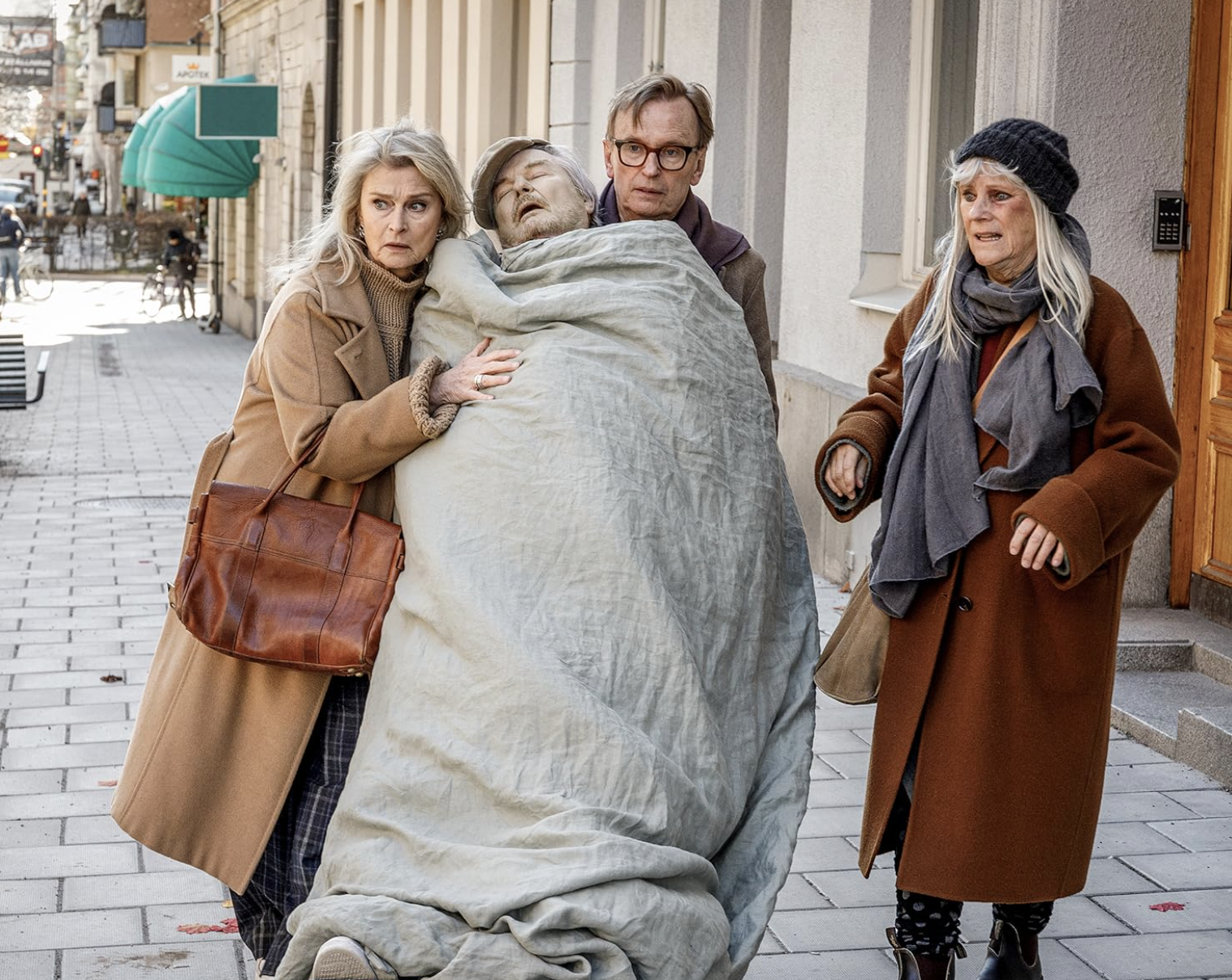 Production still from Äntligen!